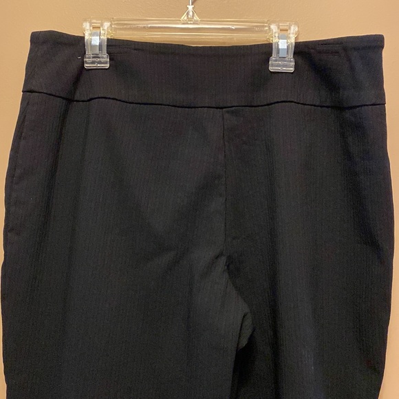 Stretchy dress pans with pinstriping - Picture 5 of 5